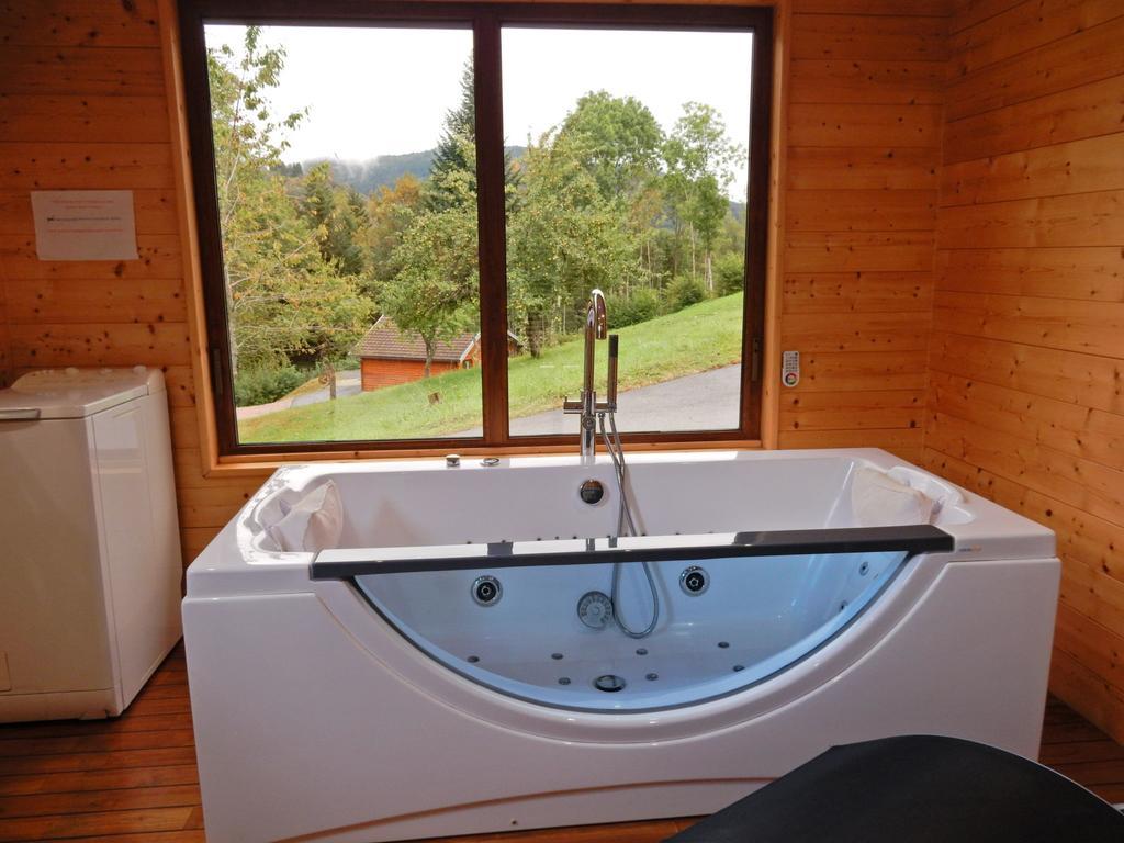 Charming Chalet In Ventron With Terrace Exterior foto